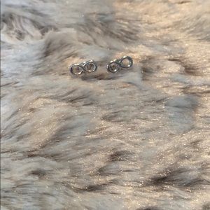 Infinite earrings